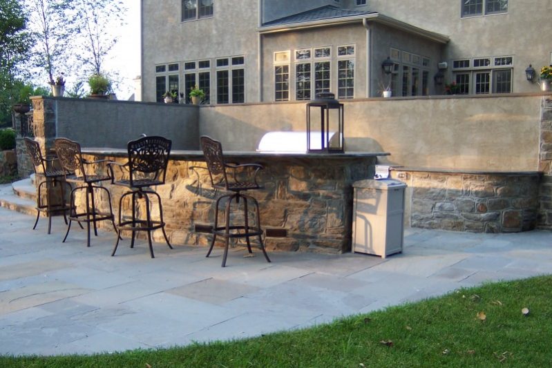 back patio with built in kitchen